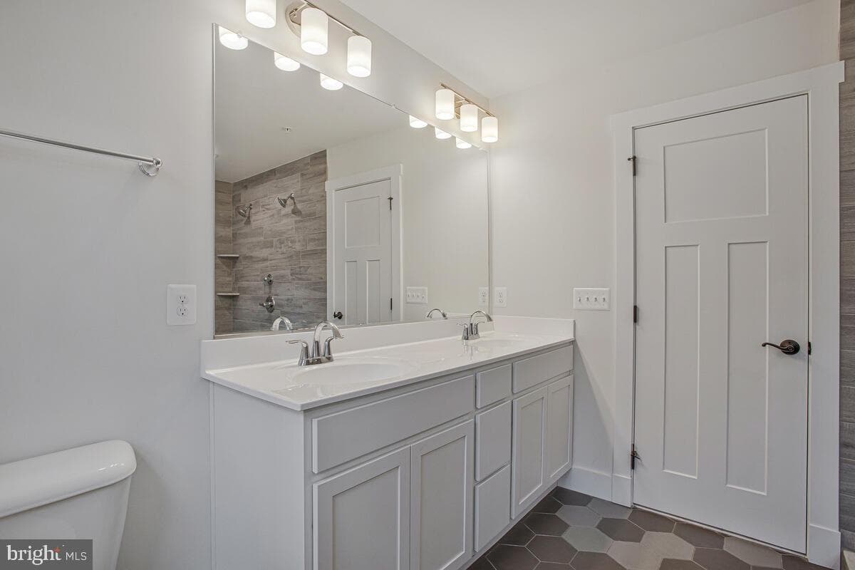 408 Kosmill Drive photo 32