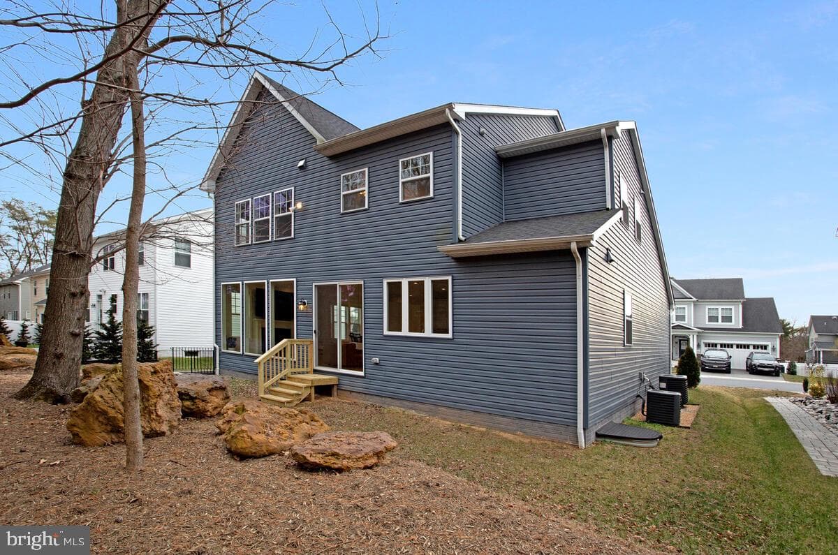 408 Kosmill Drive photo 45