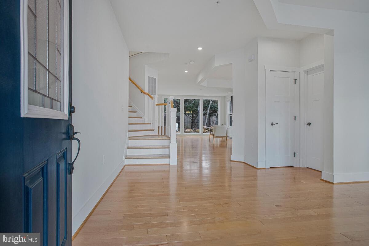 408 Kosmill Drive photo 5