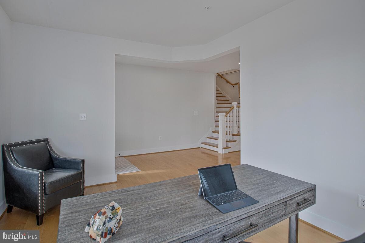 408 Kosmill Drive photo 8