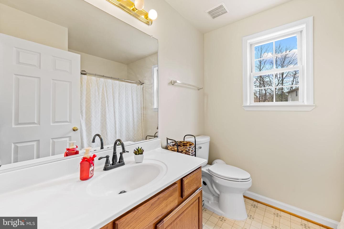 1564 Colony Road photo 20