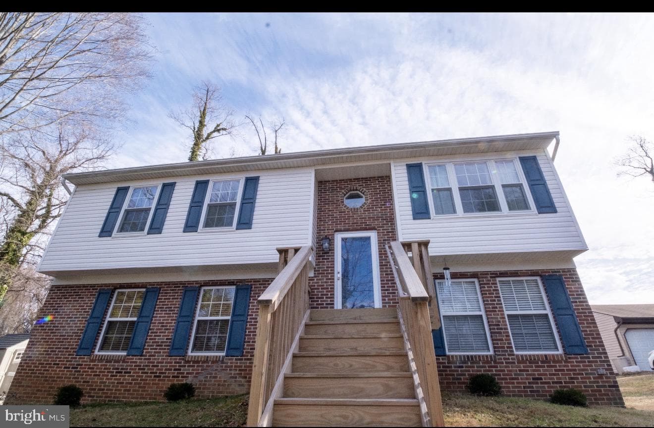 371 Freshfield Lane photo 2