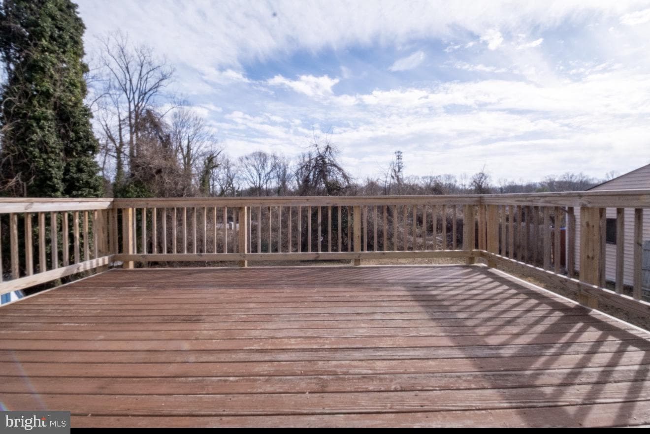 371 Freshfield Lane photo 20