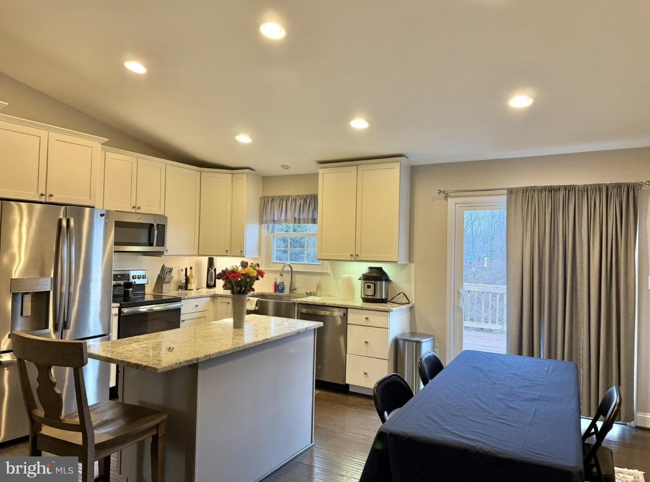 371 Freshfield Lane photo 33