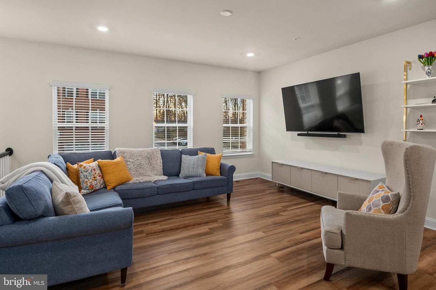 1021 Bluebells Road photo 2