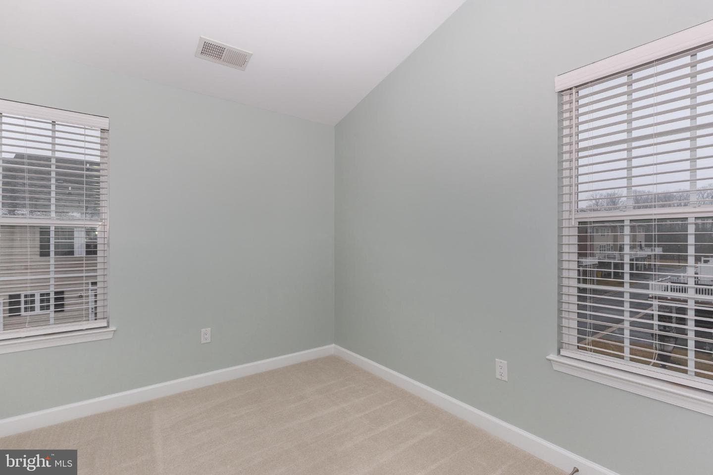 1025 Ironwood Lane photo 32