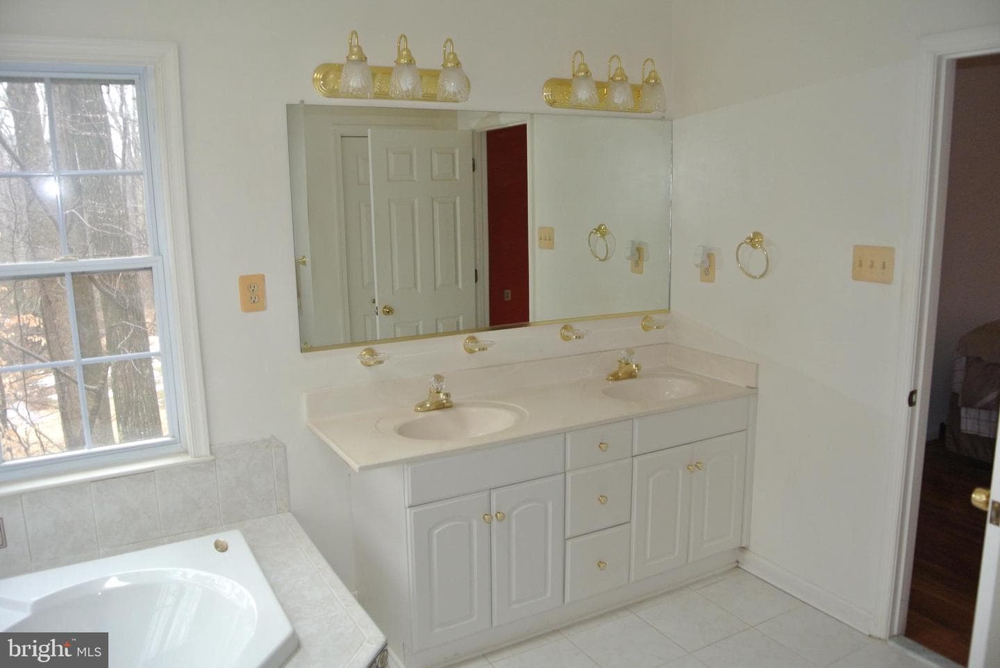 401 Amberly Ridge Lane photo 28