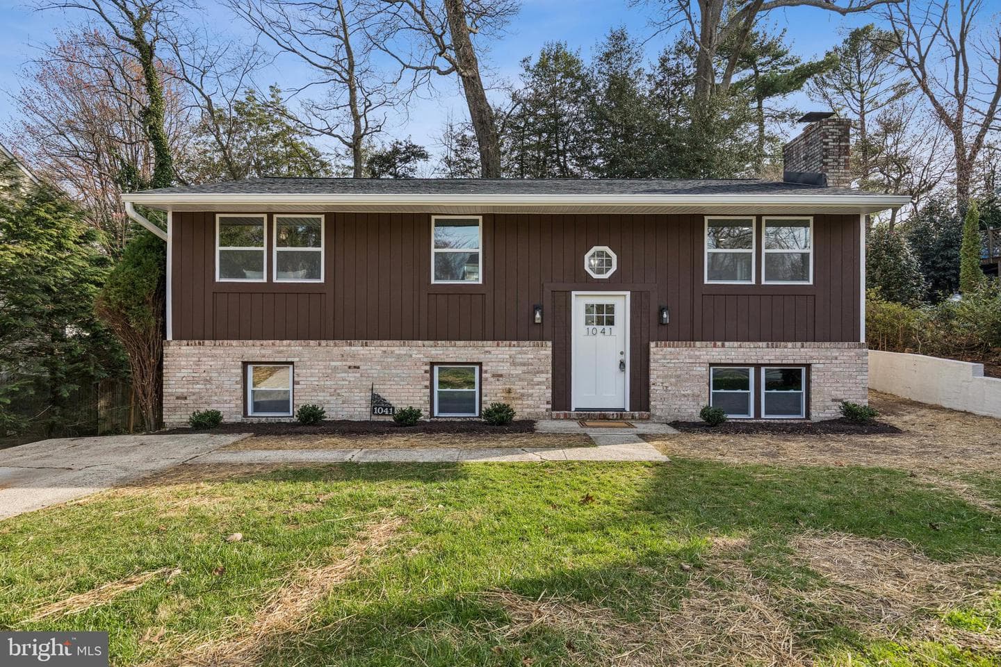 1041 Skyview Drive