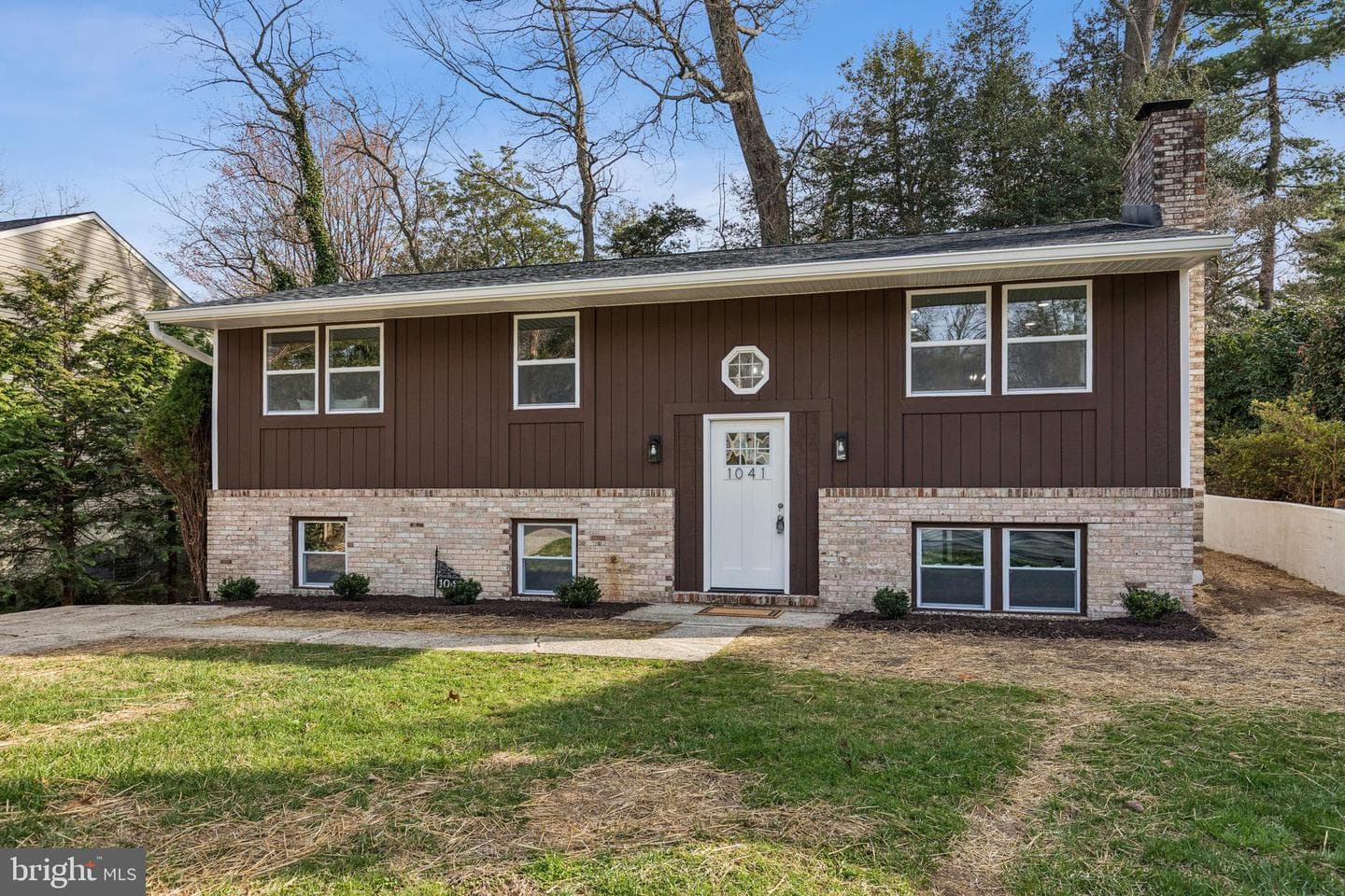 1041 Skyview Drive photo 5