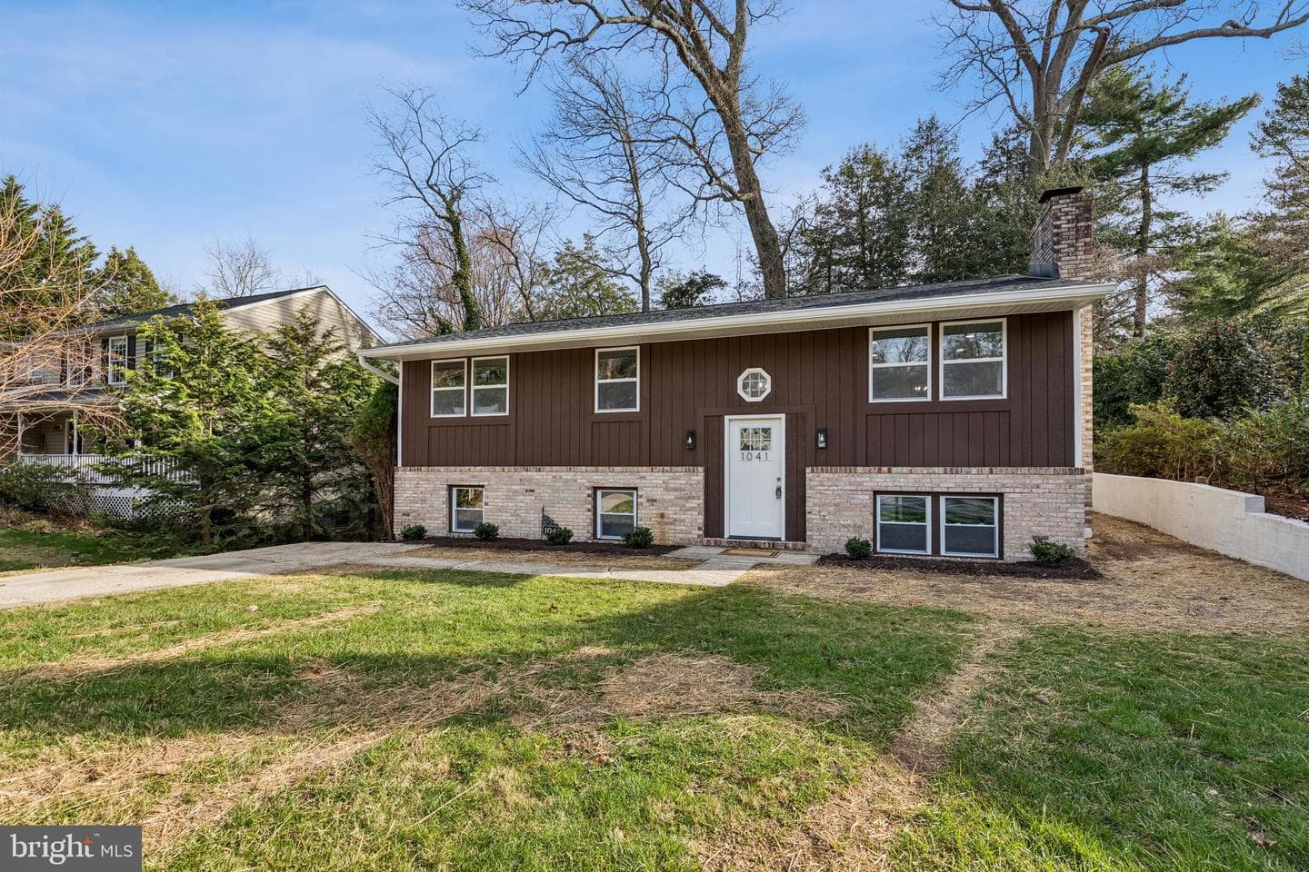 1041 Skyview Drive photo 6