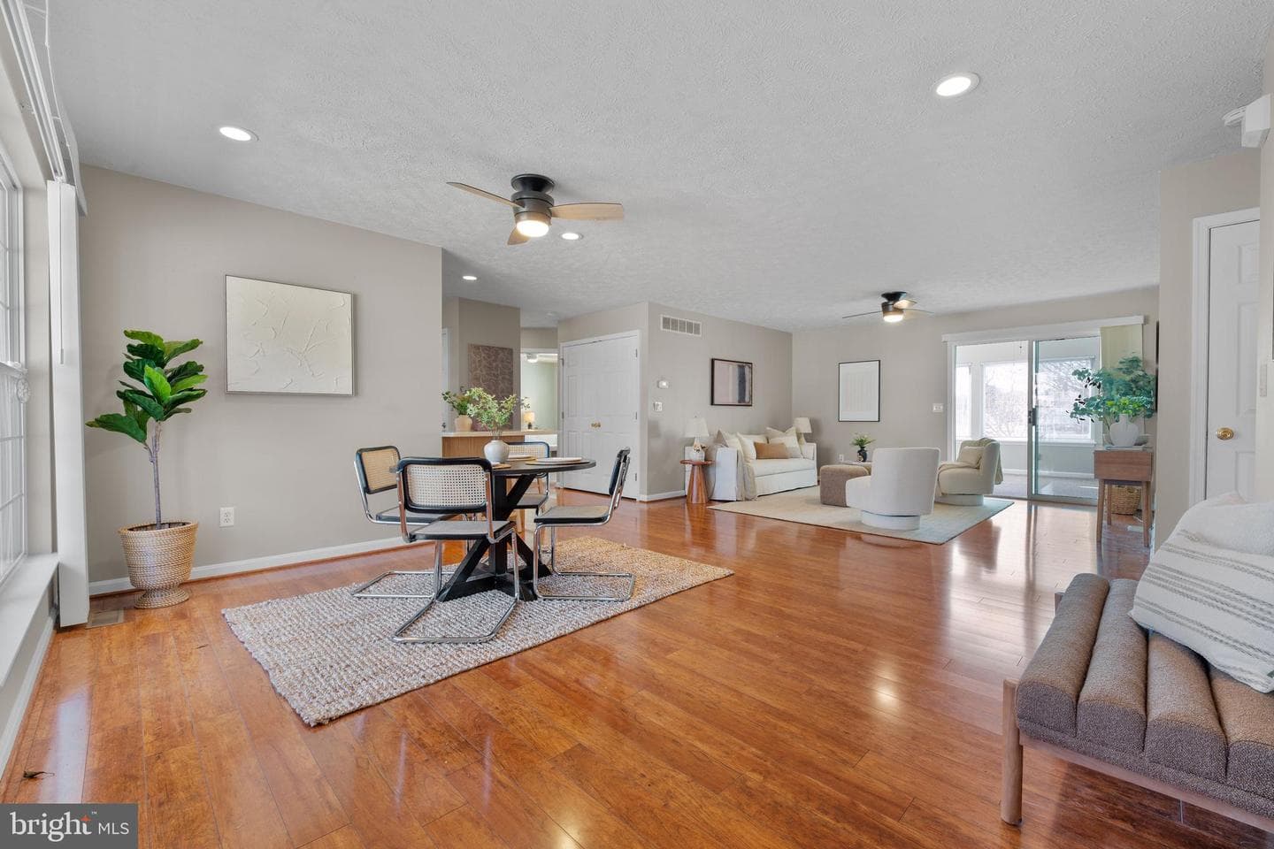 1215 Markham Lane photo 3