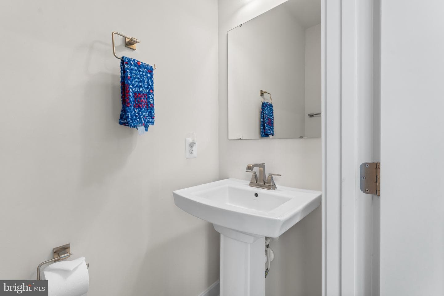 528 Levanna Lane photo 24