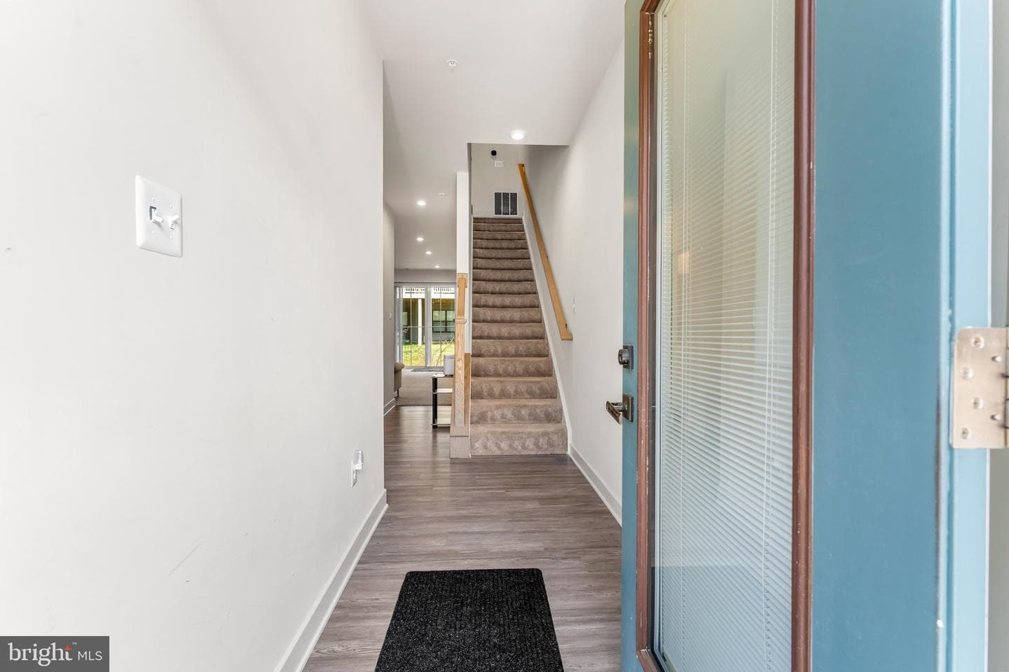 528 Levanna Lane photo 3