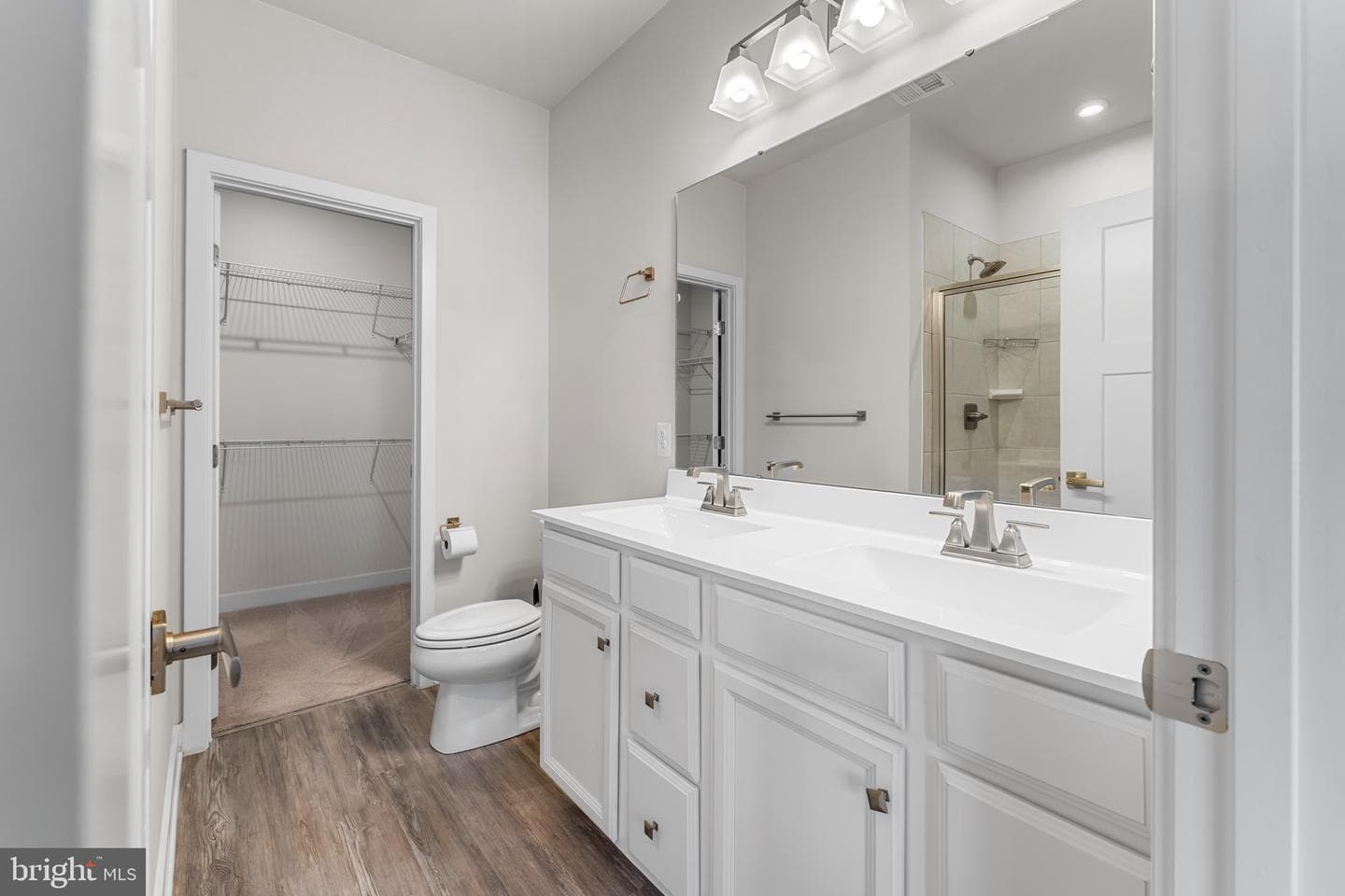 528 Levanna Lane photo 32