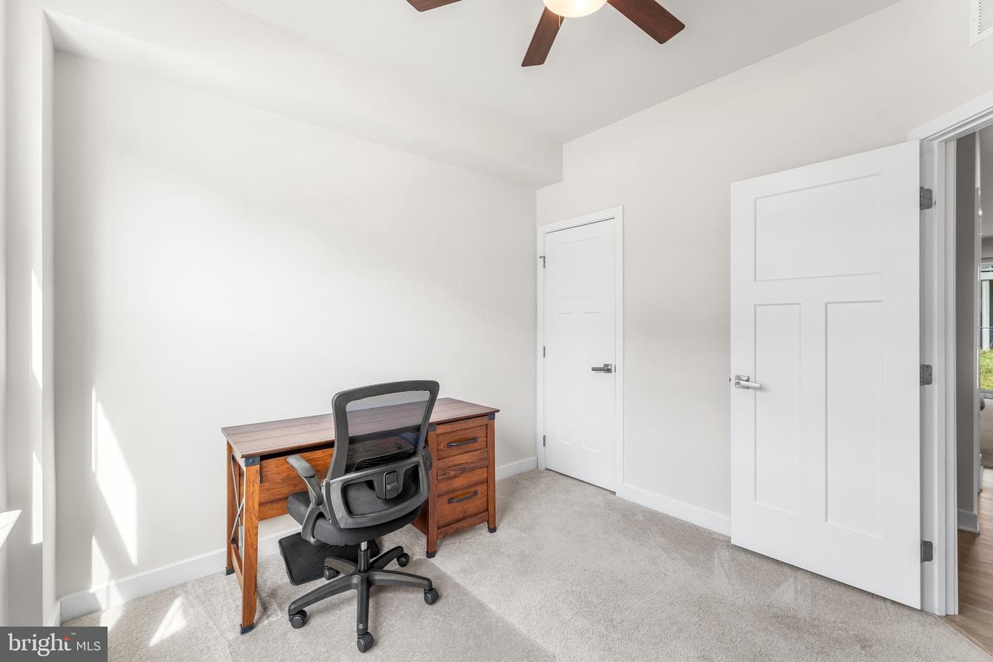 528 Levanna Lane photo 6