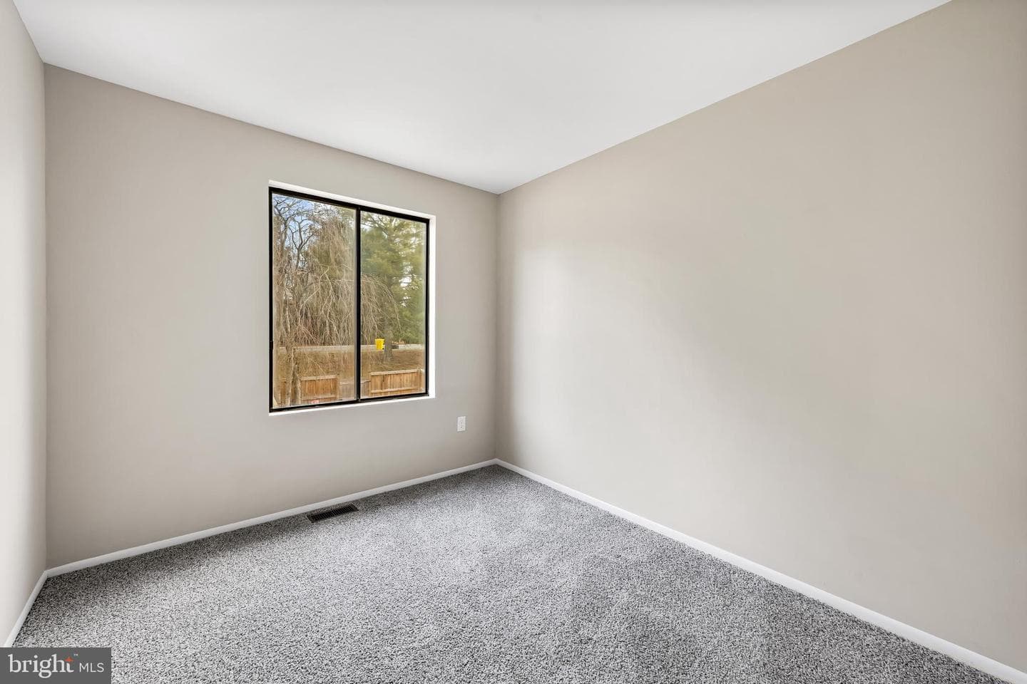 1359 Almond Drive photo 14