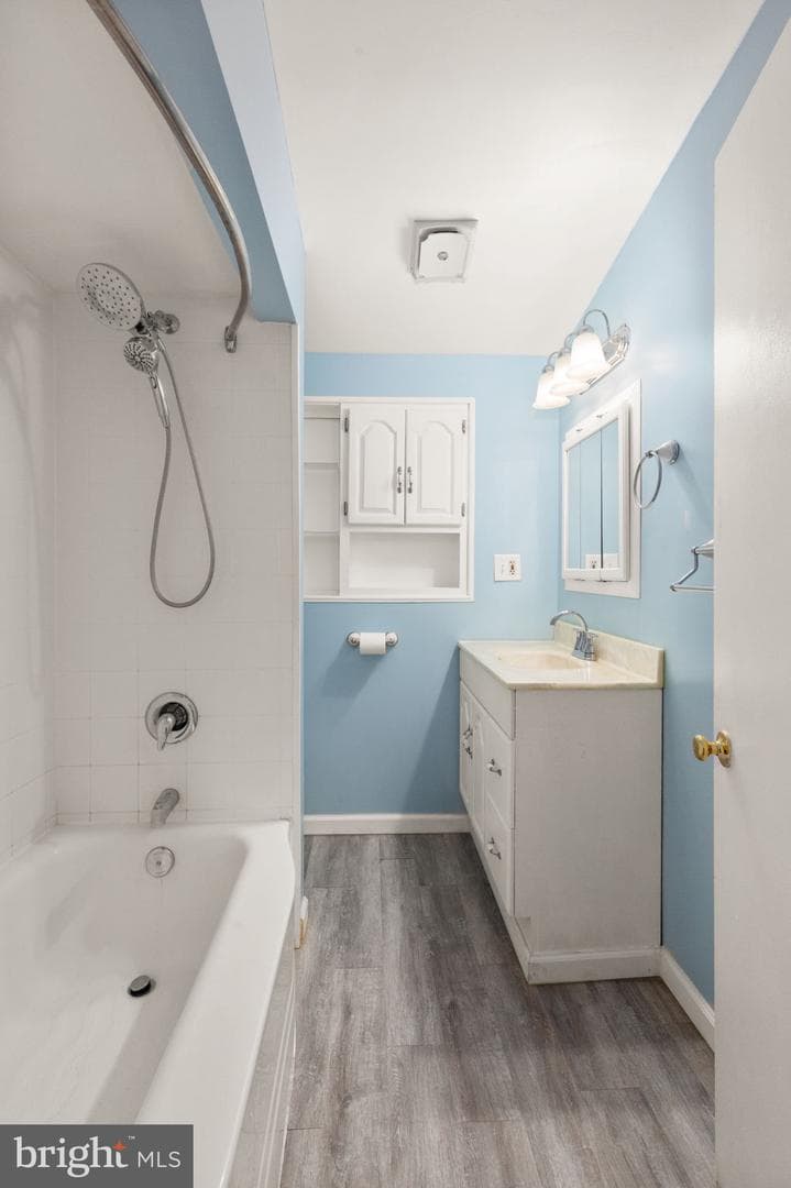 208 Gloucester Drive photo 15