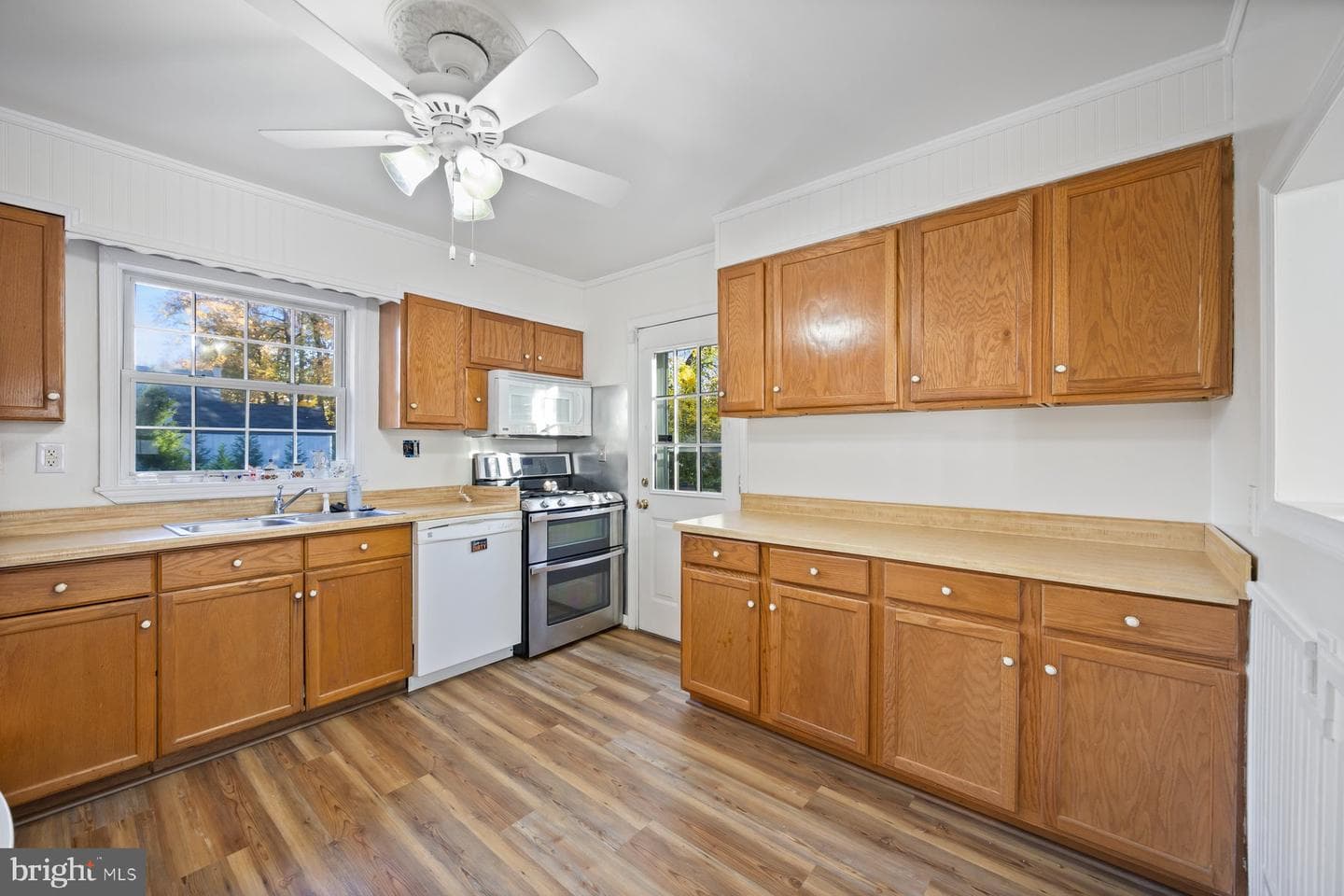 1003 Lee Road photo 2