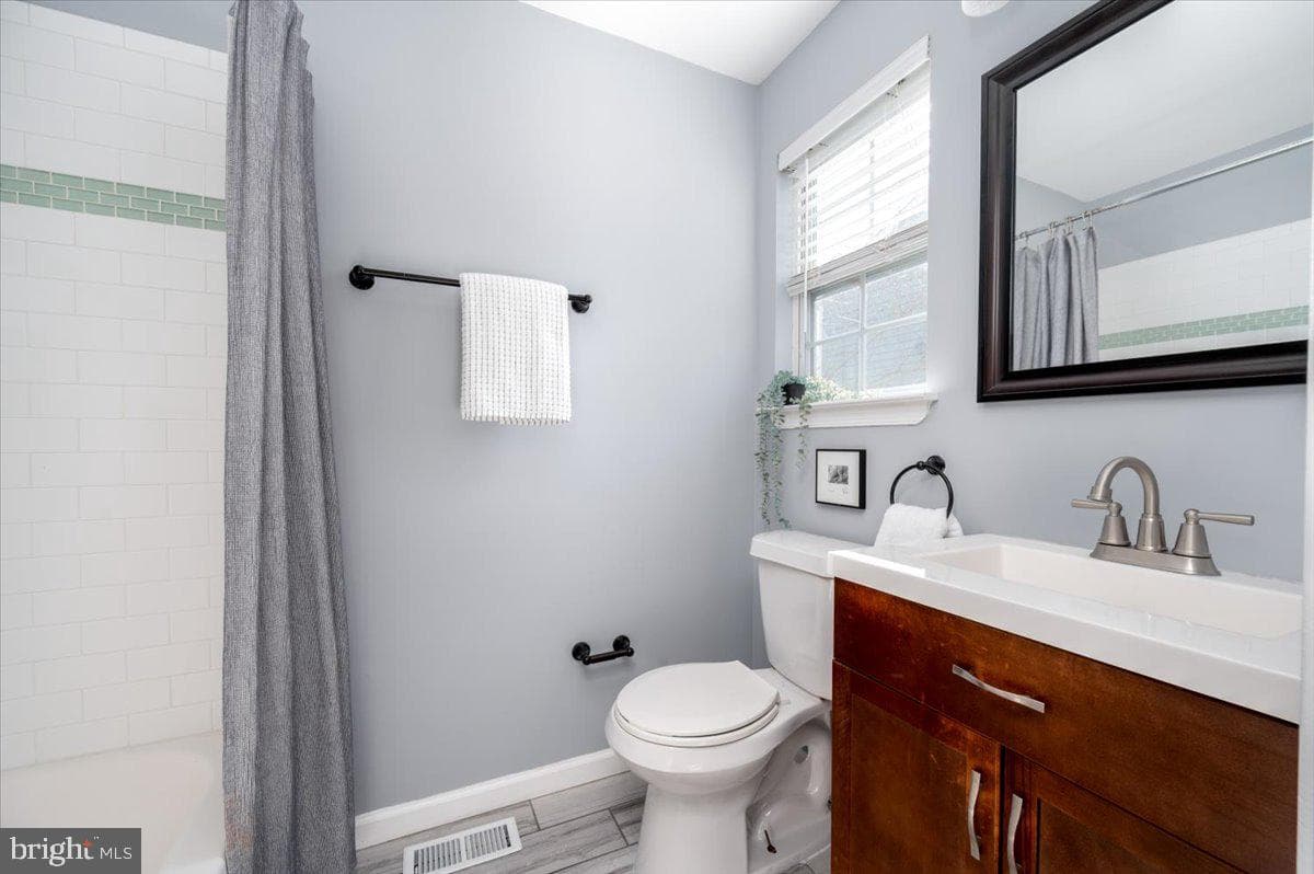 7804a E Shore Road photo 21