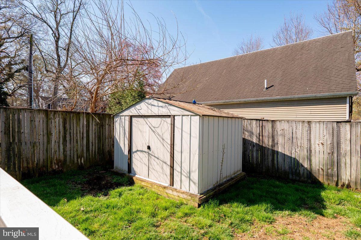 7804a E Shore Road photo 32