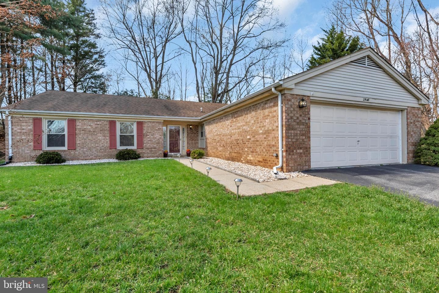 2568 Forest Knoll