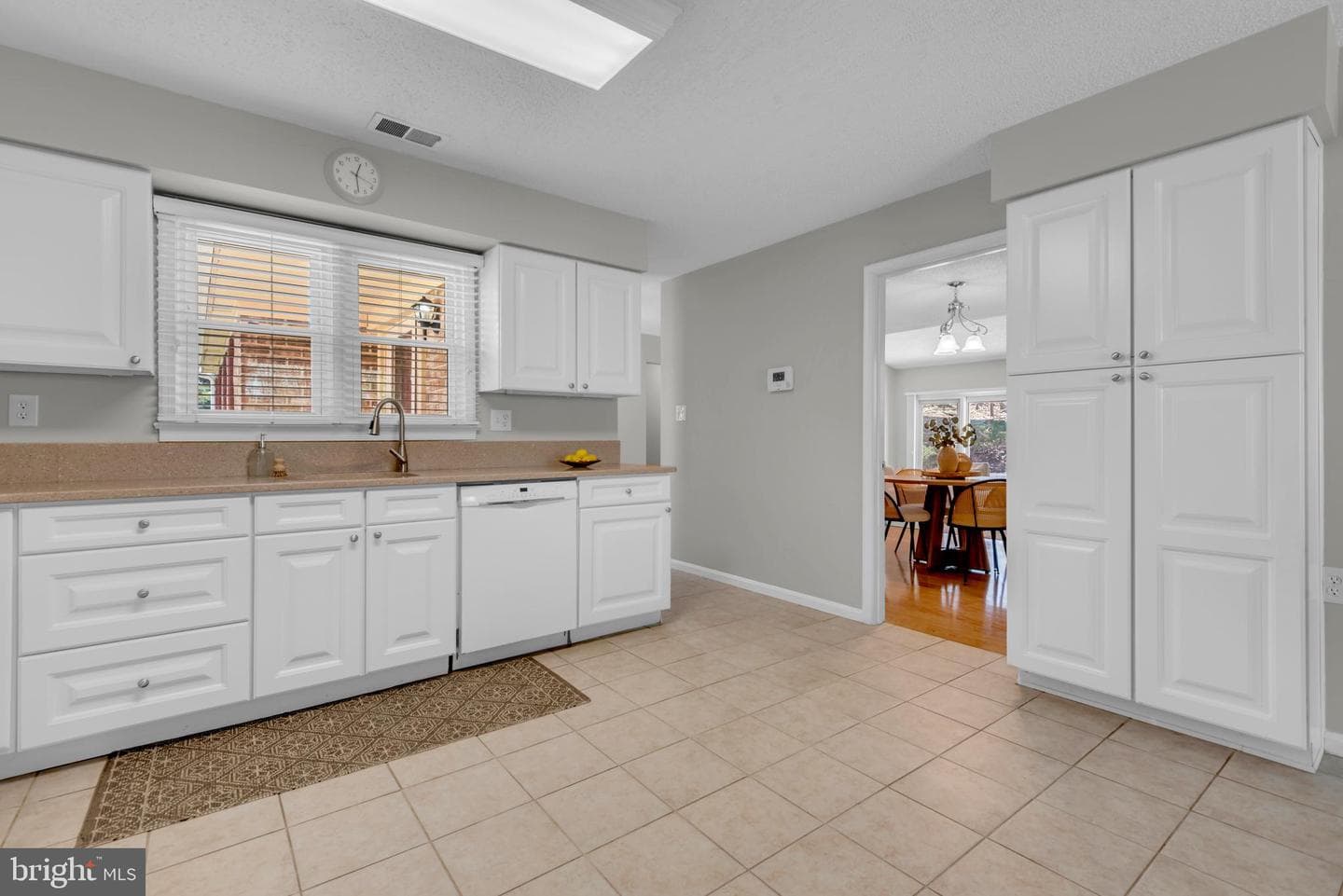 2568 Forest Knoll photo 27