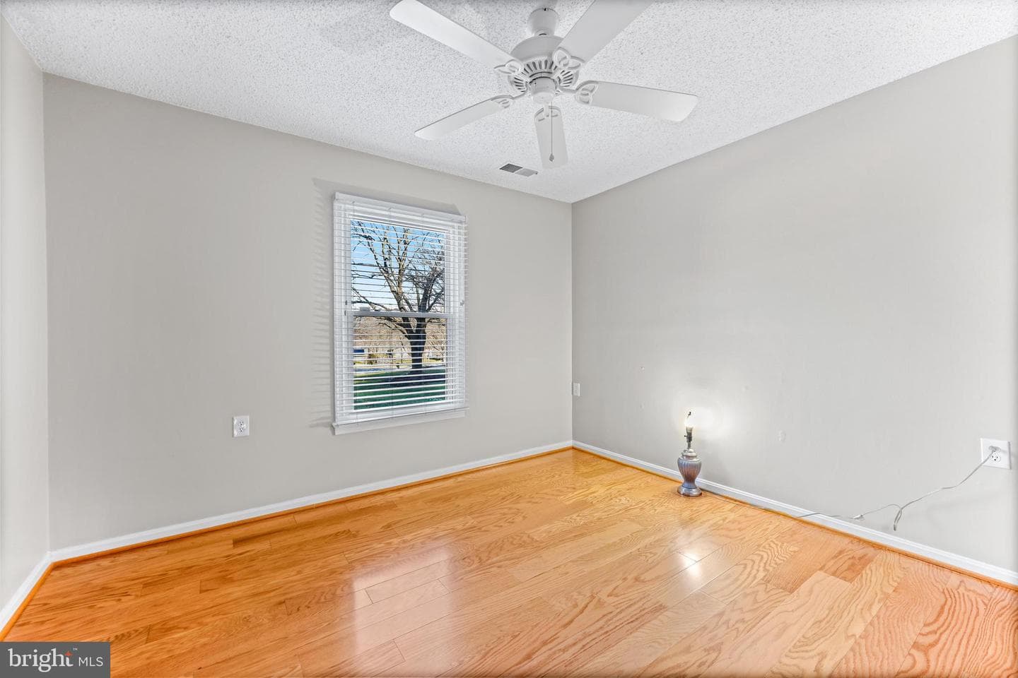 2568 Forest Knoll photo 40