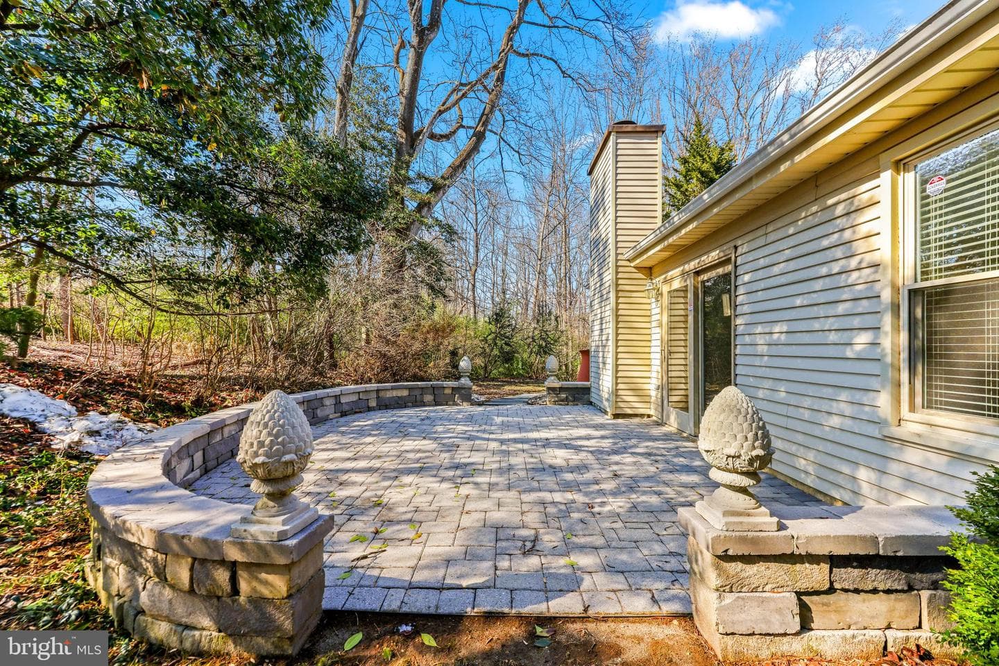 2568 Forest Knoll photo 8