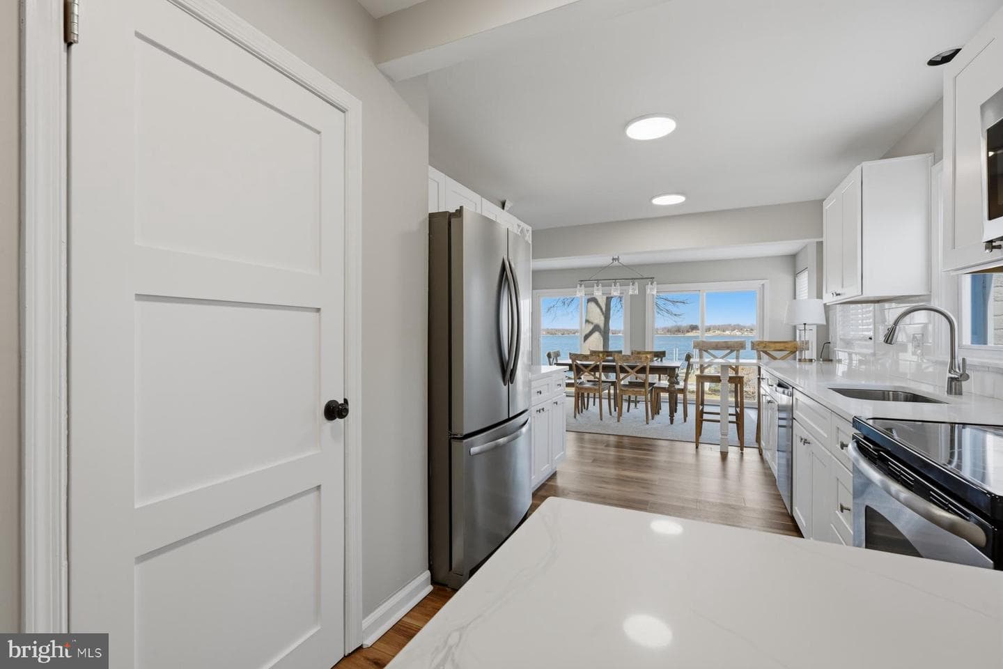 3476 S River Terrace photo 15