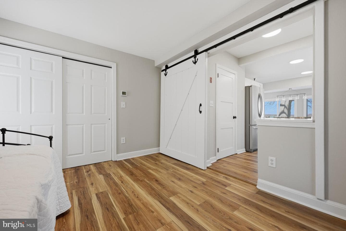3476 S River Terrace photo 16