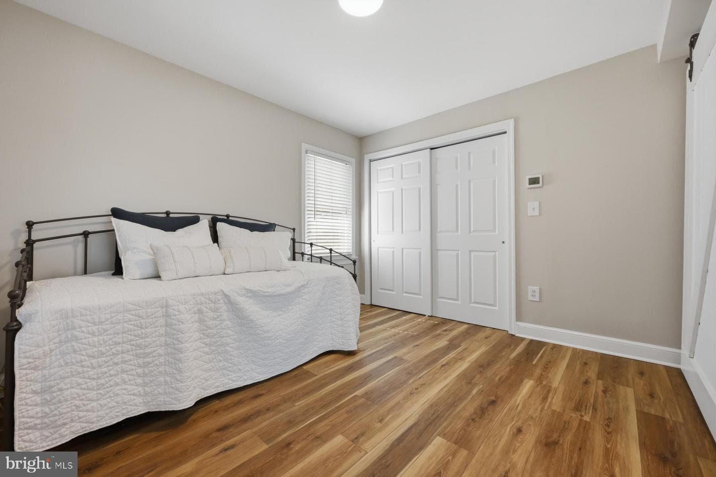 3476 S River Terrace photo 17