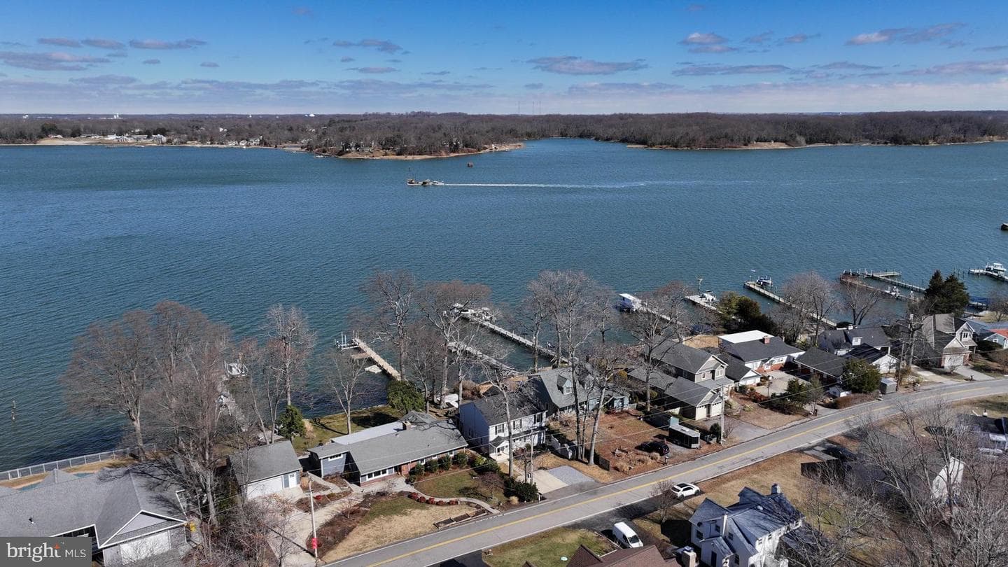 3476 S River Terrace photo 4