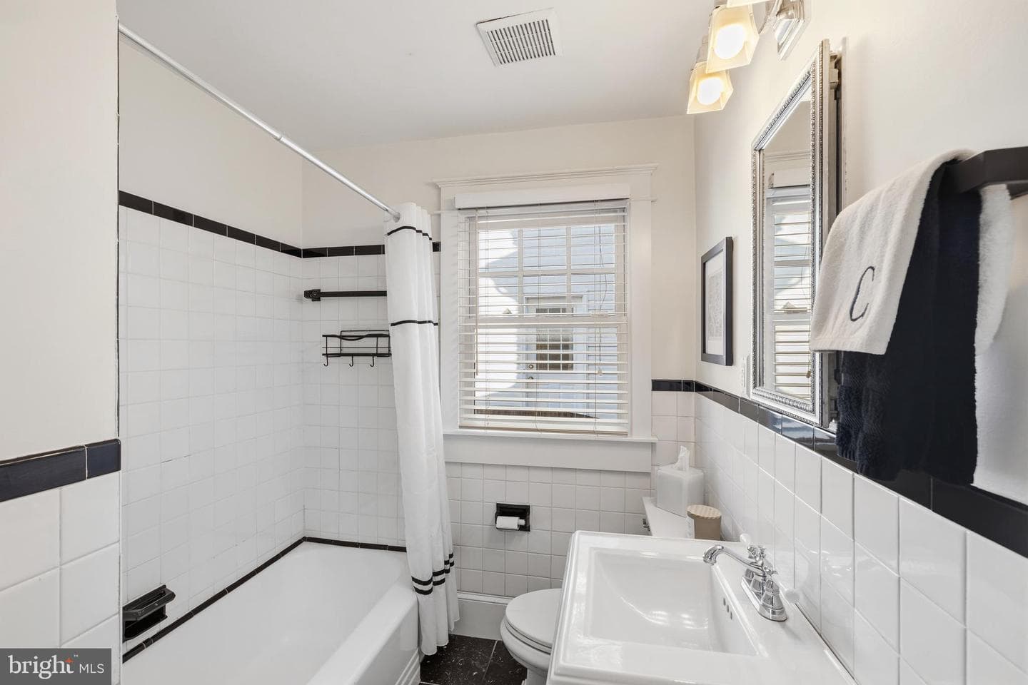304 Locust Avenue photo 12