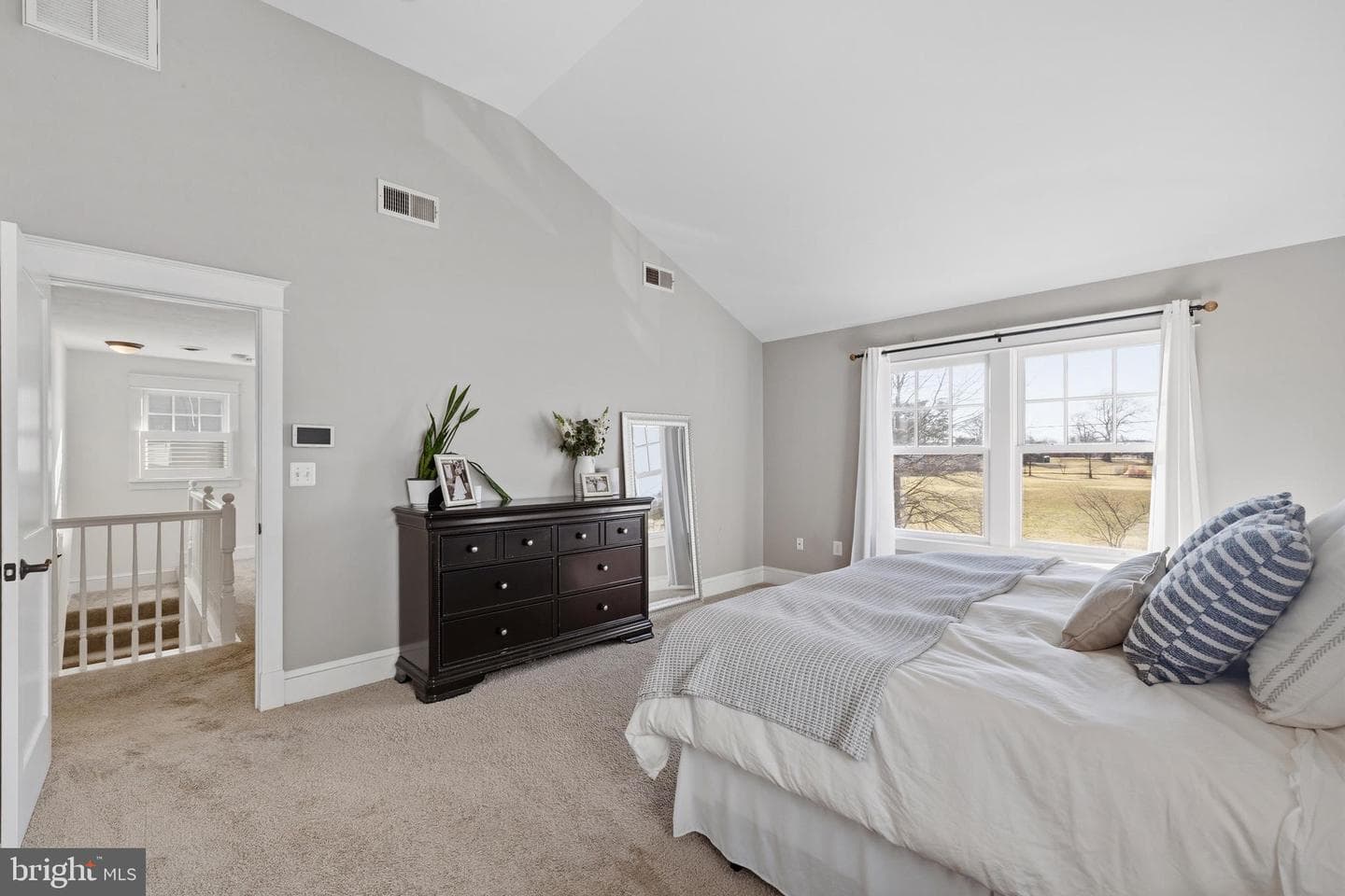 304 Locust Avenue photo 15