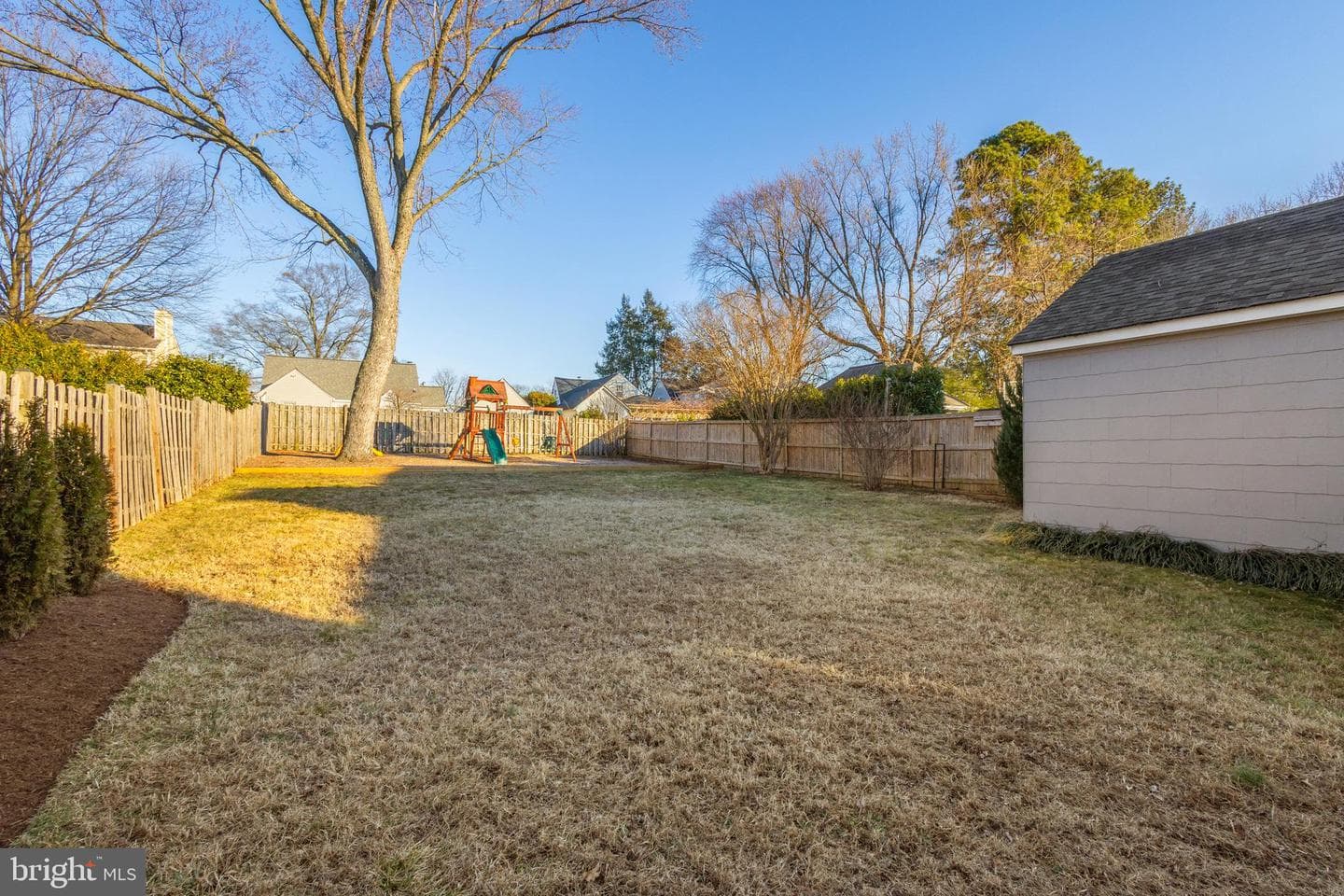 304 Locust Avenue photo 36