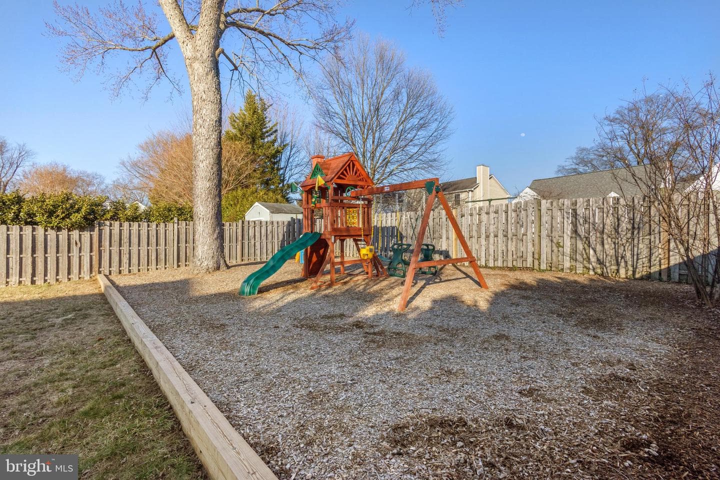 304 Locust Avenue photo 38