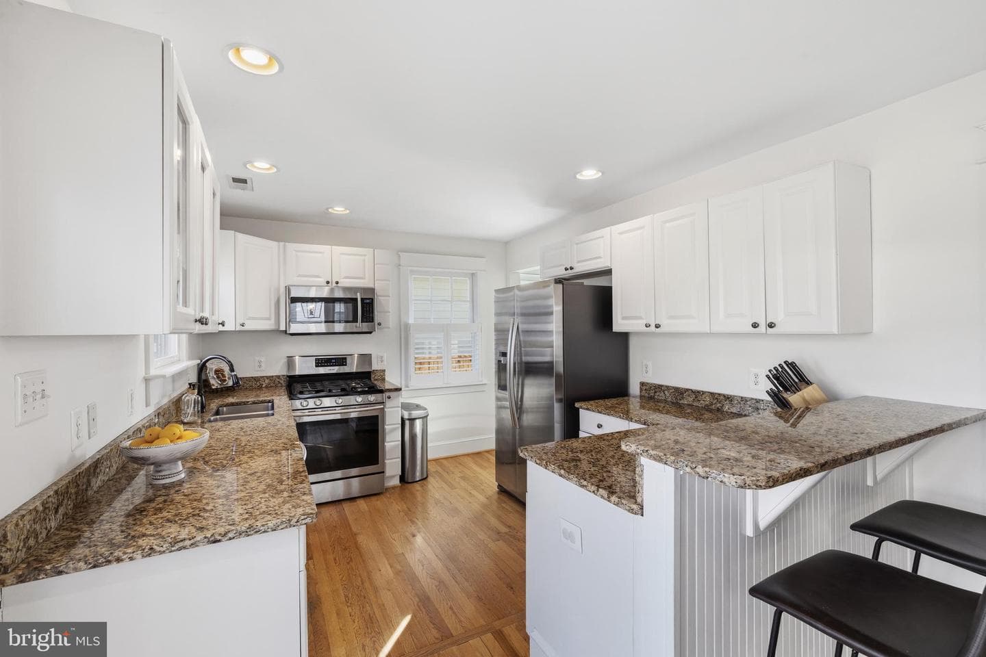 304 Locust Avenue photo 6