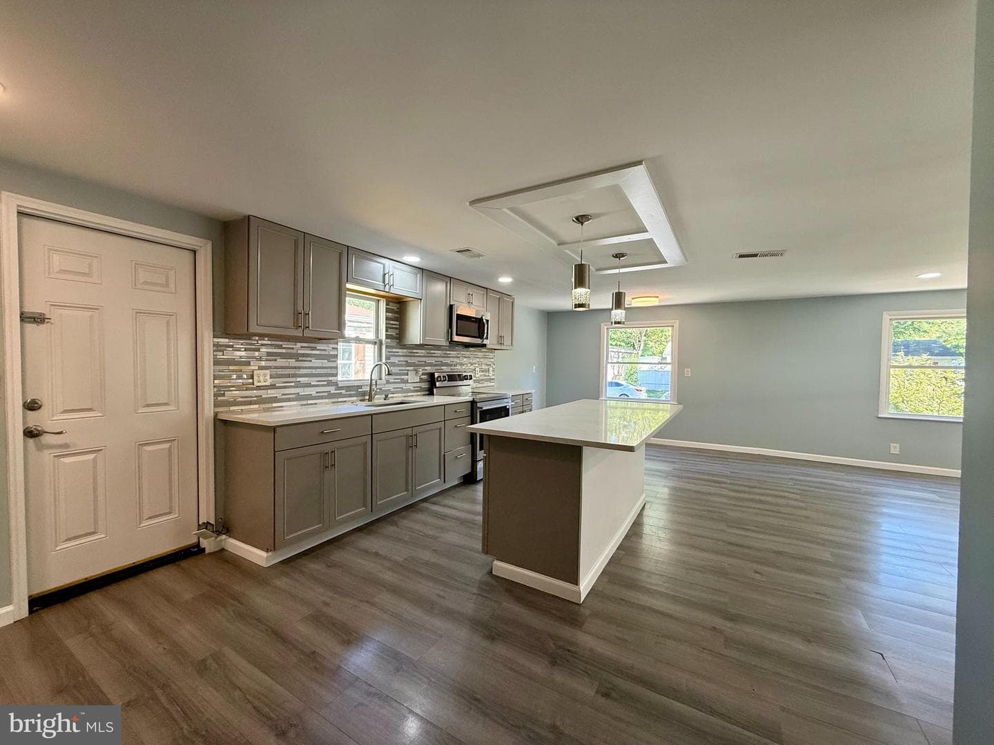249 Jaguar Drive photo 4
