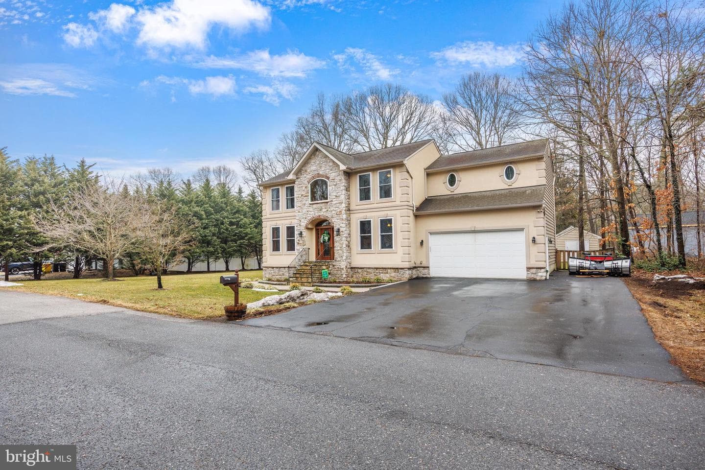 415 Metropolitan Boulevard photo 3