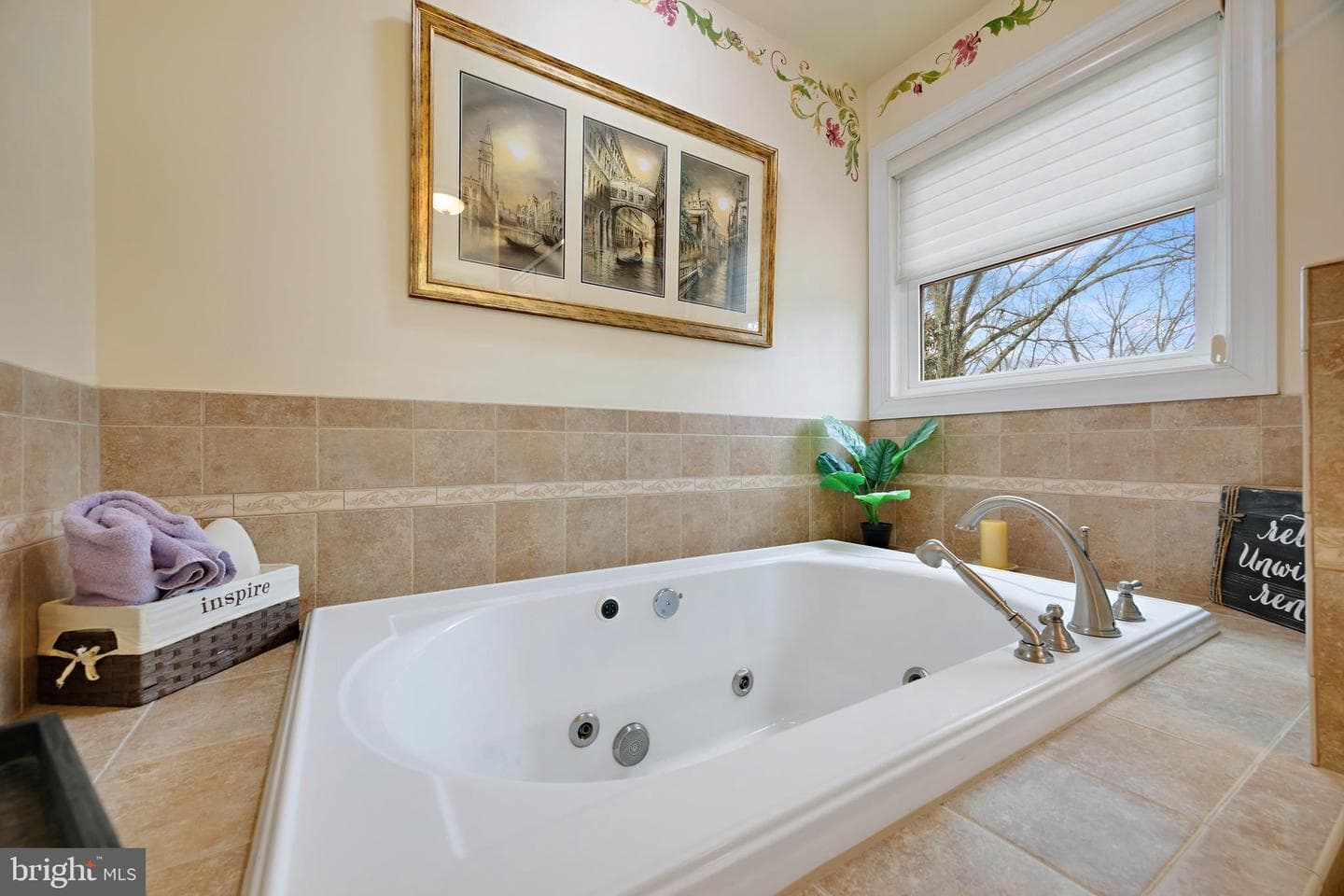 415 Metropolitan Boulevard photo 39