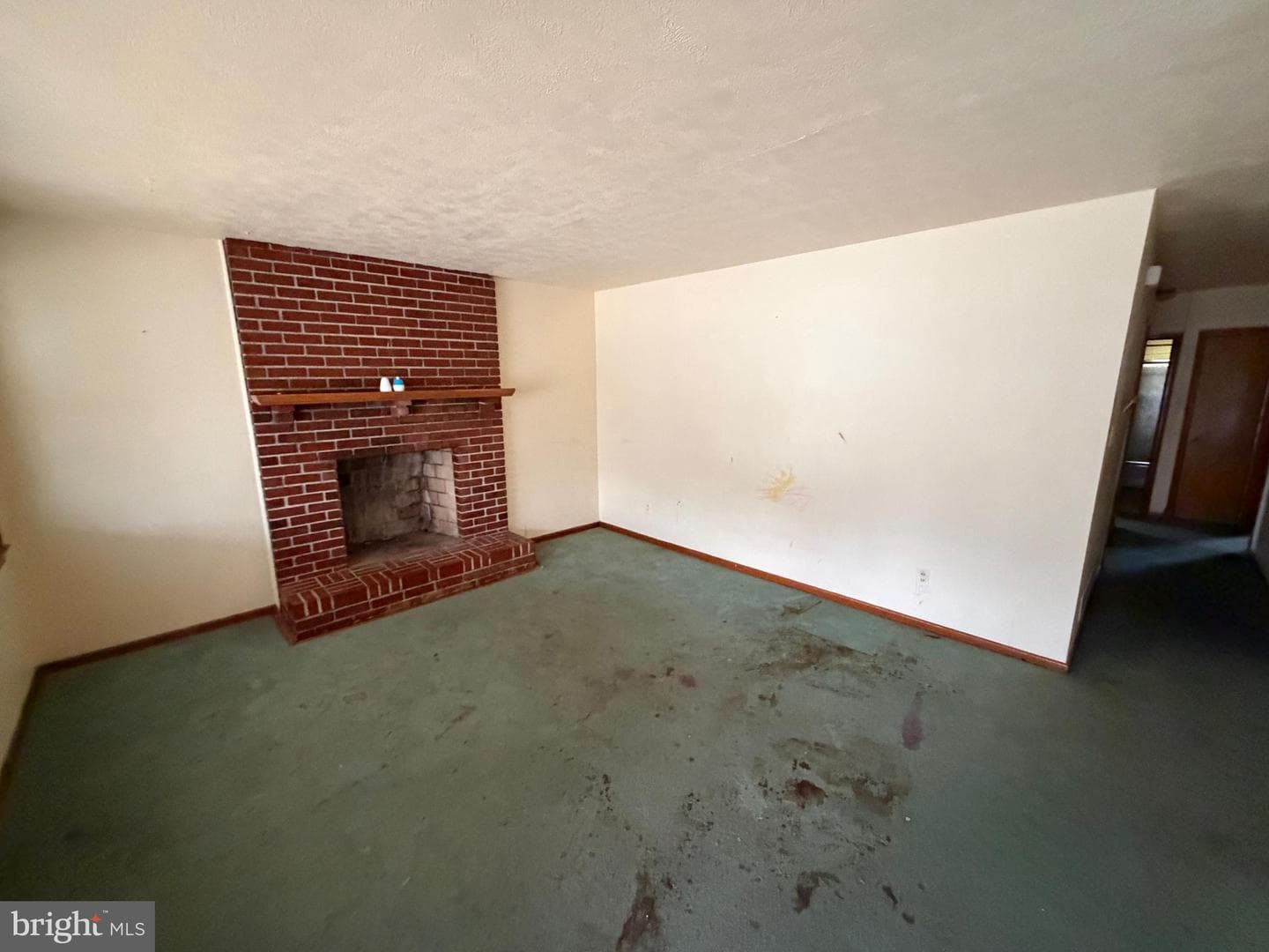 5600 Ballman photo 2