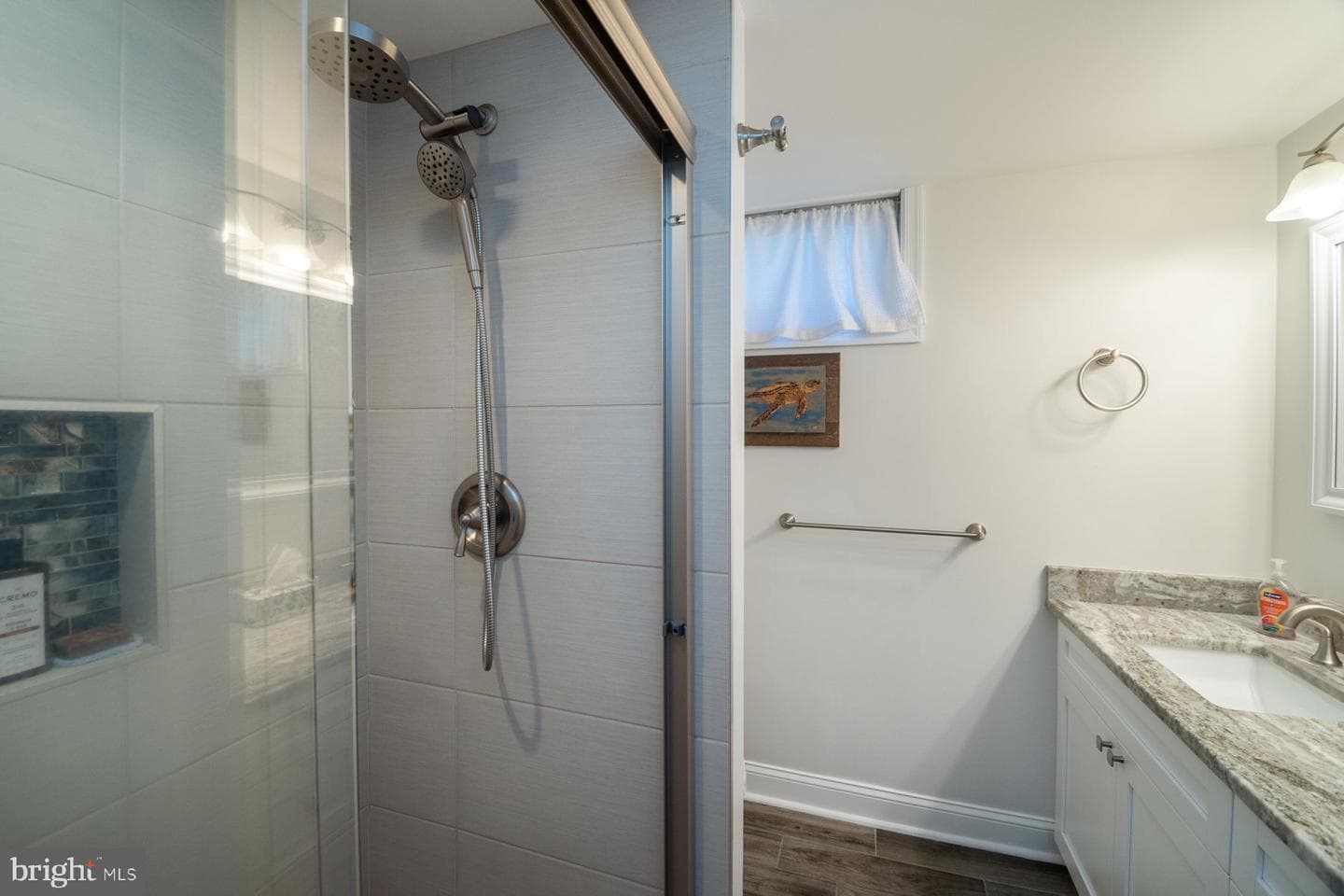 206 Cheddington Road photo 17