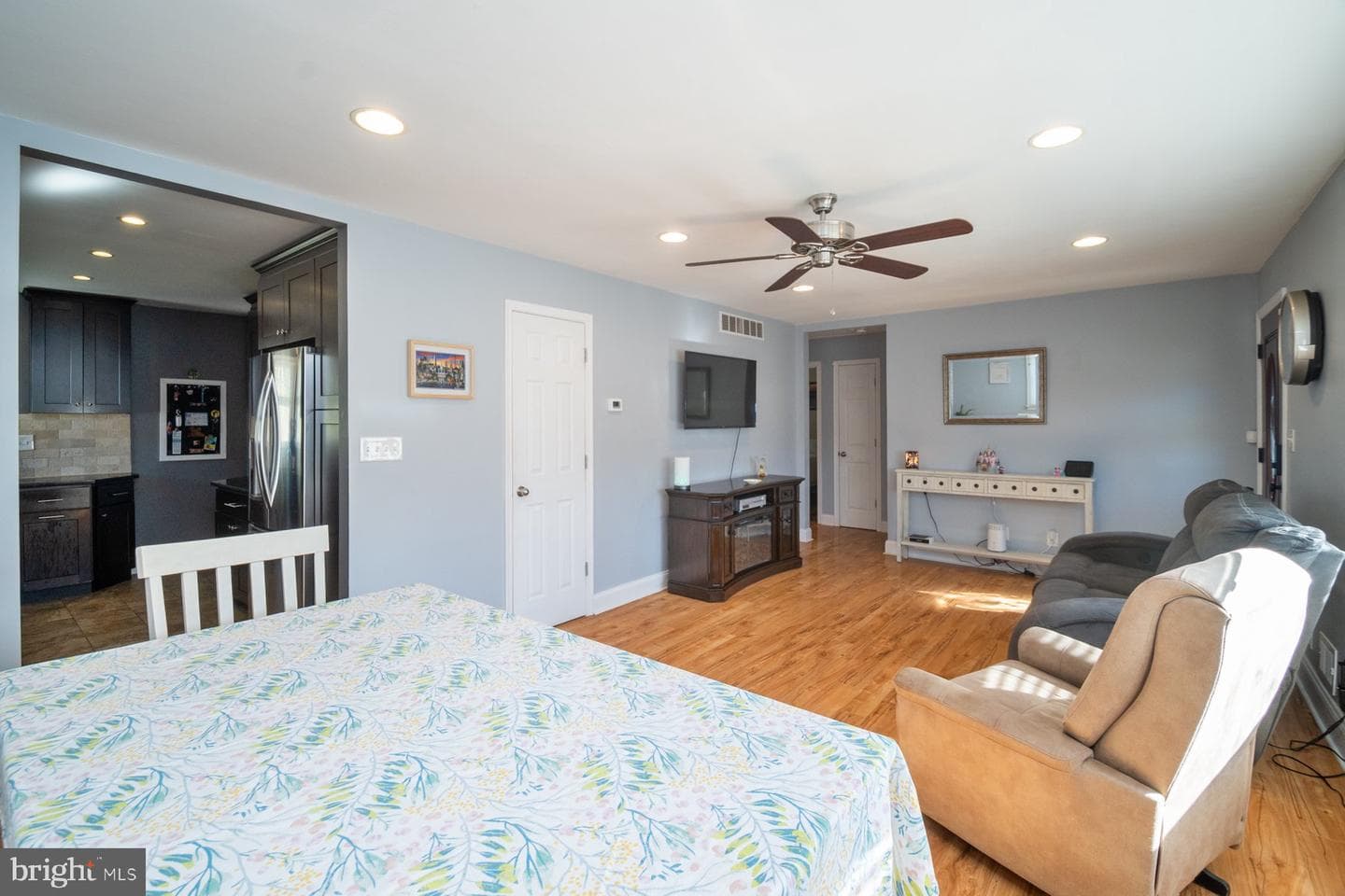 206 Cheddington Road photo 5