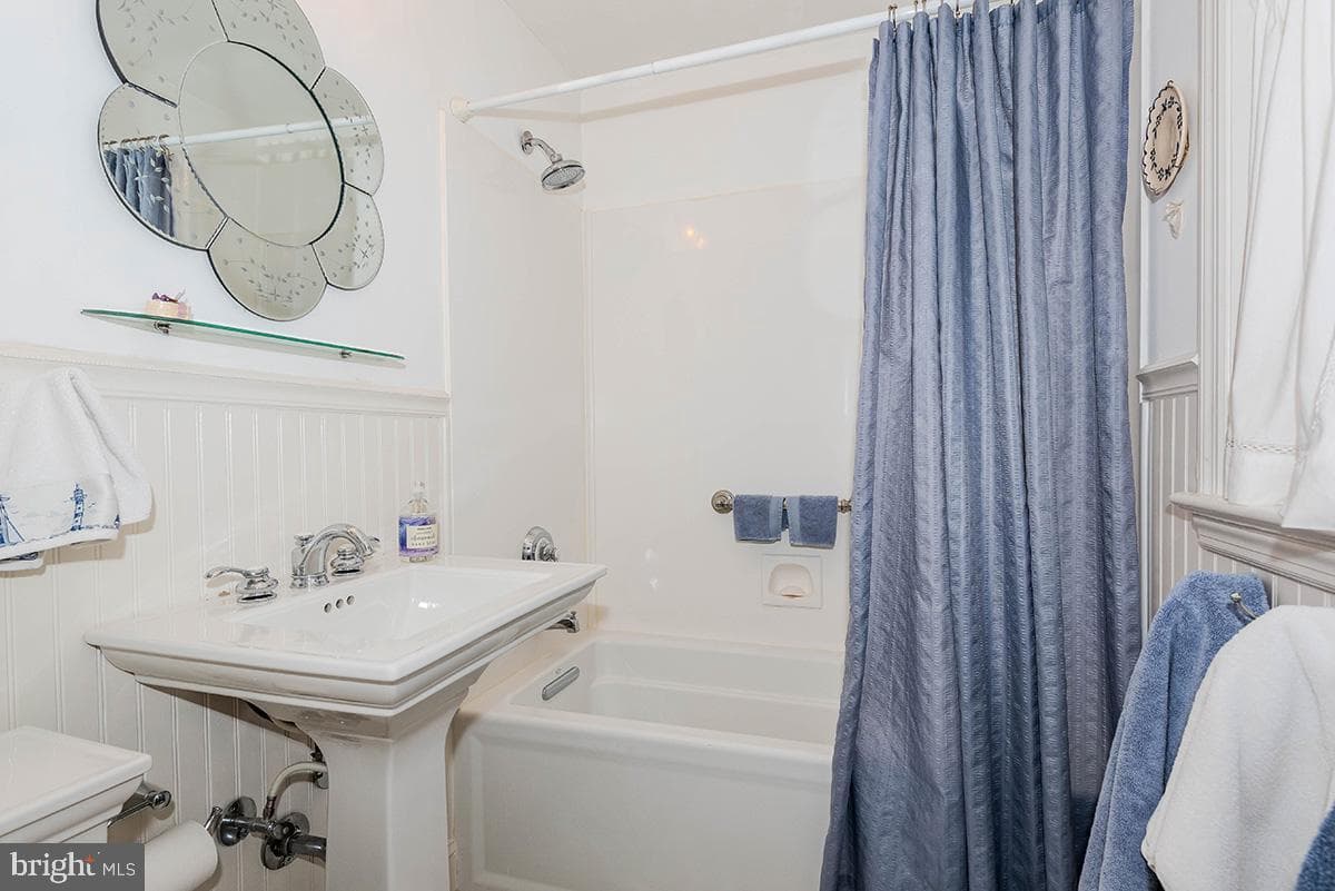 1838 Lindamoor Drive photo 26