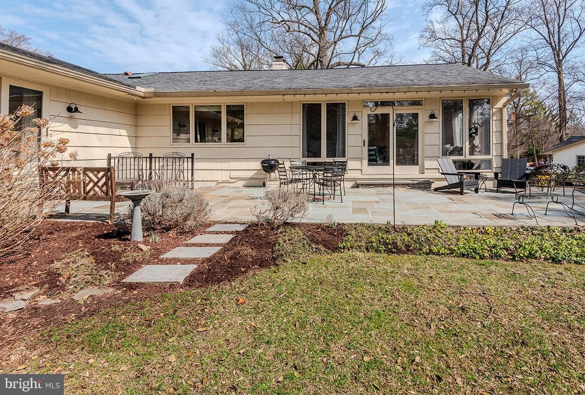 1838 Lindamoor Drive photo 31