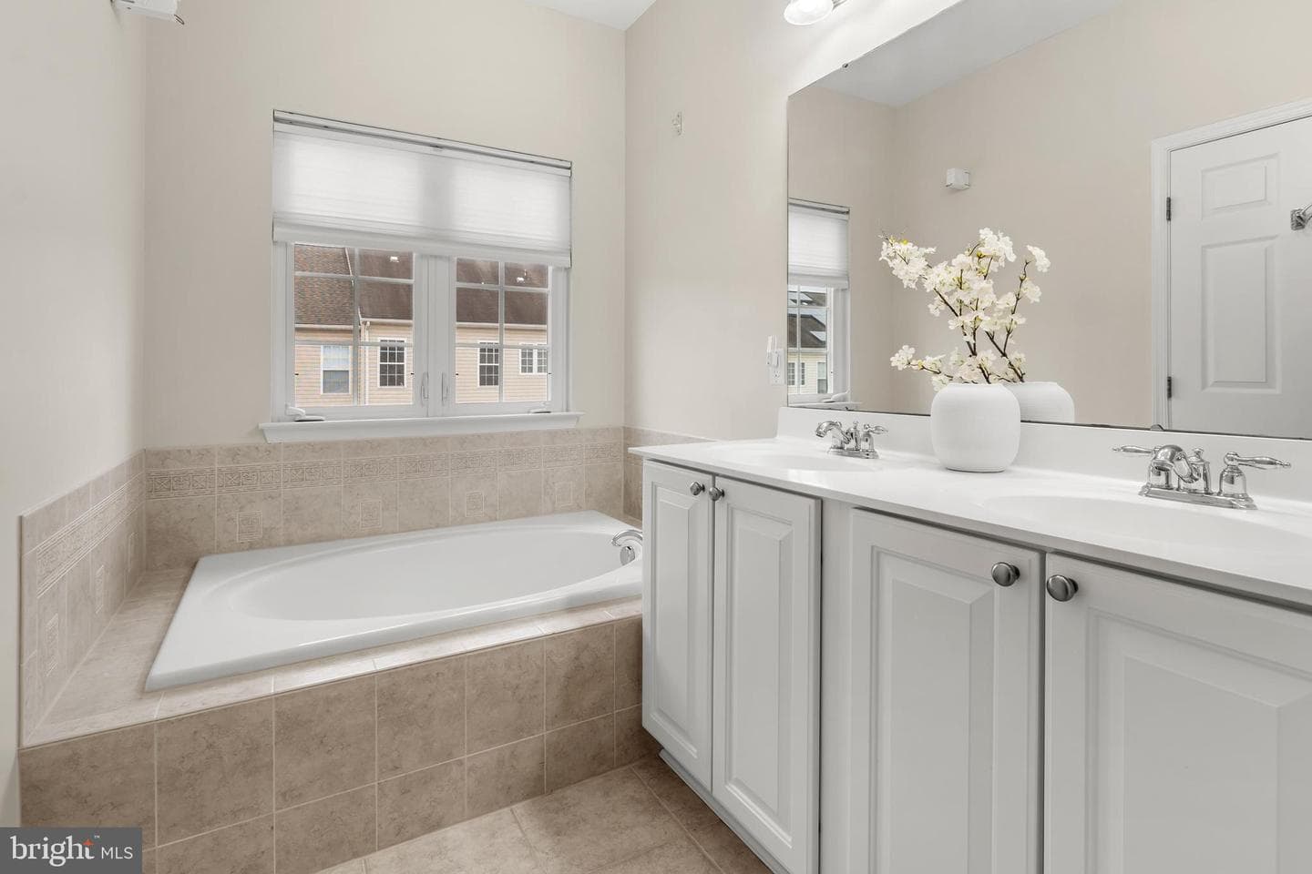 1750 Theale Way photo 34