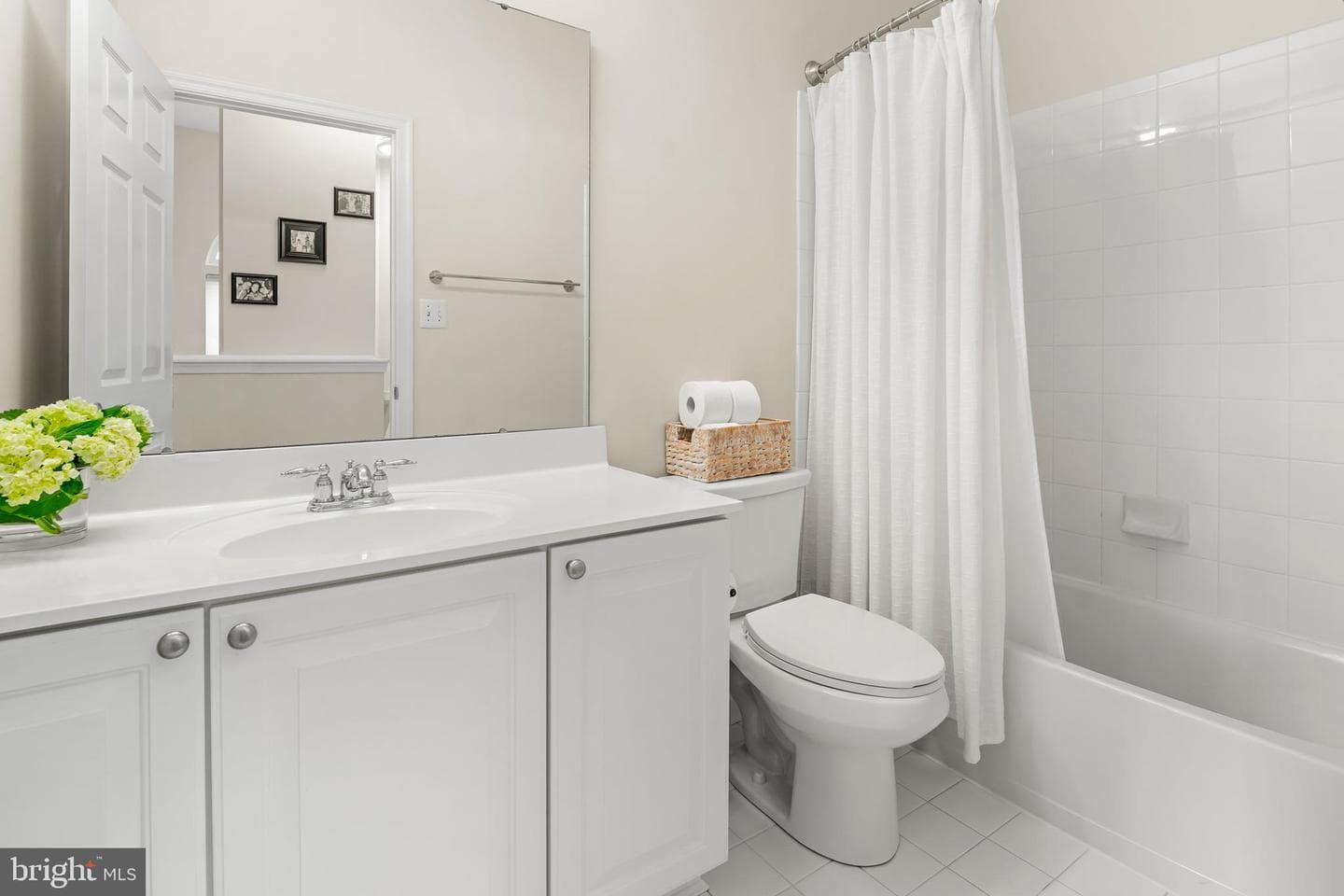 1750 Theale Way photo 35