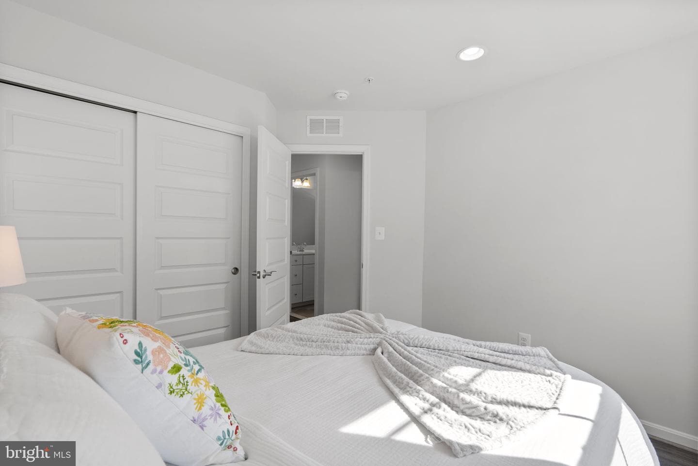 402 Valeview Lane photo 32