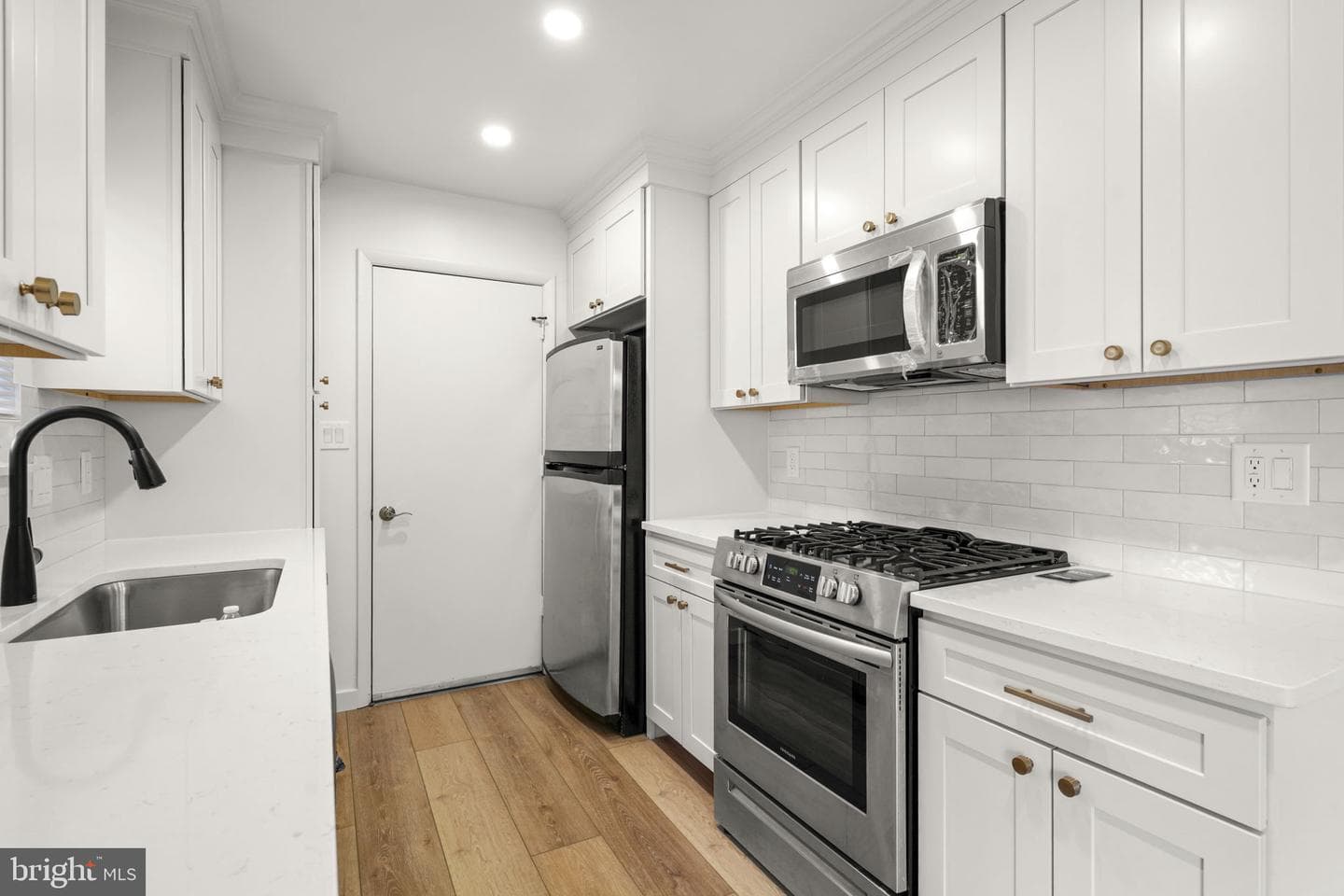 1420 Gilbert Road photo 2