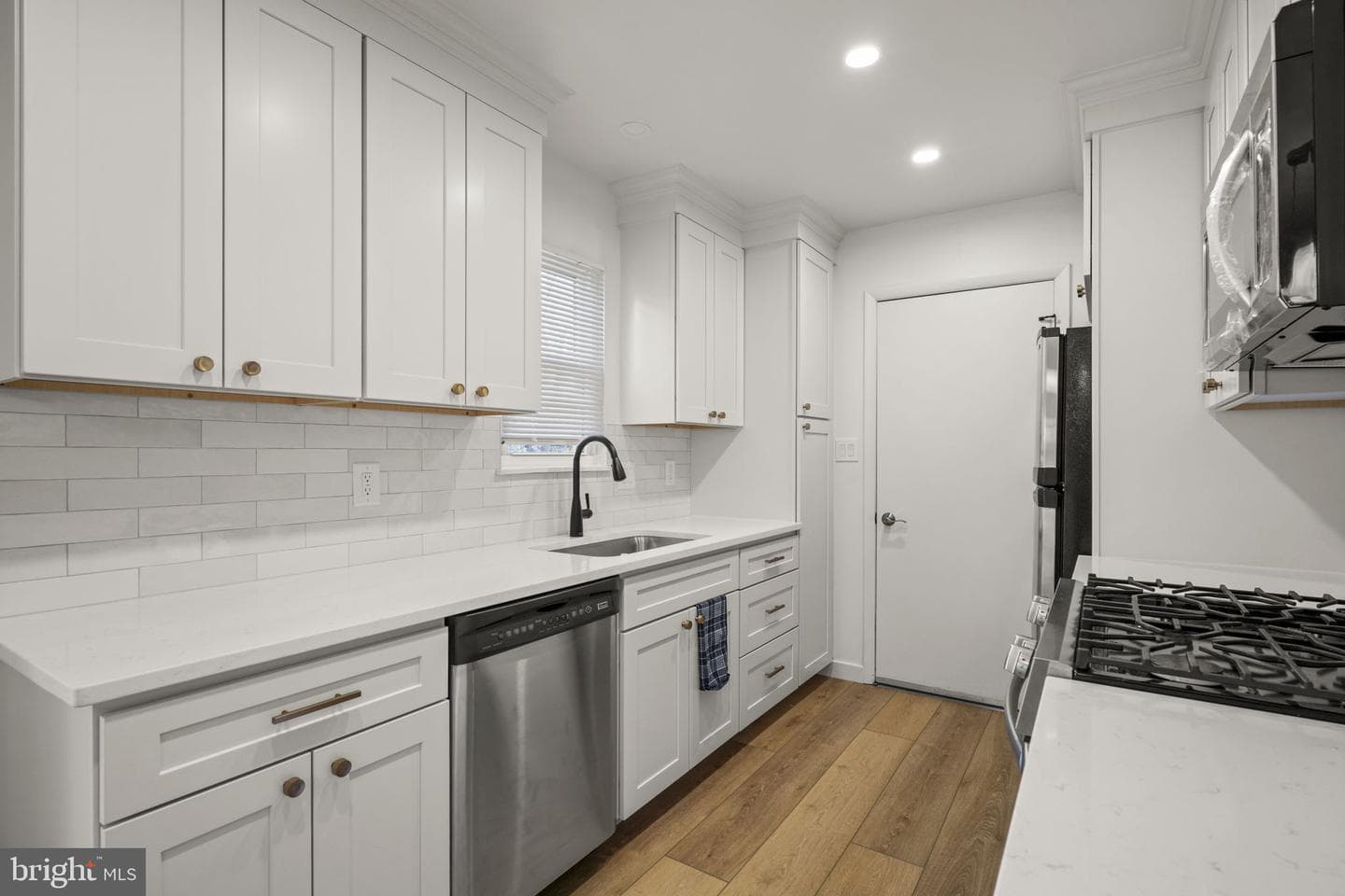 1420 Gilbert Road photo 3